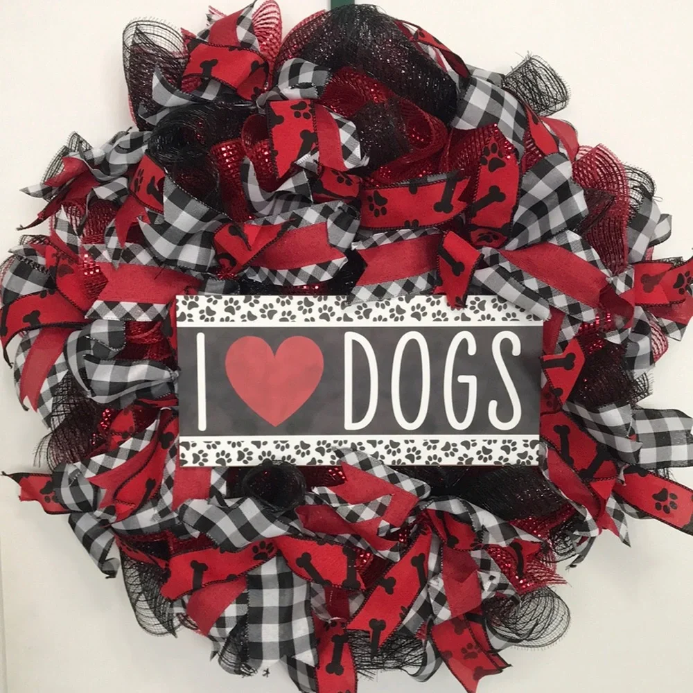Hand Crafted “I ❤️ Dogs” Pets Mesh Wreath - Picture 1 of 5